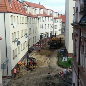 Awaria wodociągu w centrum Kamienia Pomorskiego. Urzędnicy przepraszają za przerwę w dostawie wody Awaria wodociągu w centrum Kamienia Pomorskiego. Urzędnicy przepraszają za przerwę w dostawie wody