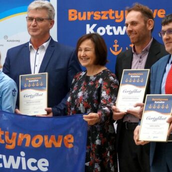 Port w Dziwnowie i Wolinie wyróżnione bursztynowymi kotwicami Port w Dziwnowie i Wolinie wyróżnione bursztynowymi kotwicami