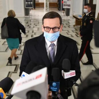 Rząd zapowiada obniżkę VAT i akcyzy. Prąd, gaz, paliwo mają potanieć Rząd zapowiada obniżkę VAT i akcyzy. Prąd, gaz, paliwo mają potanieć