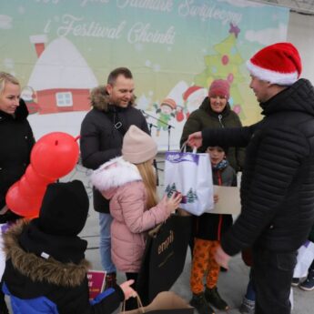 Rozstrzygnięcie konkursu plastycznego „Razem z babcią, dziadkiem, mamą, tatą..”