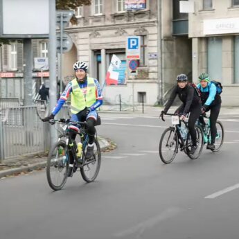 Rajd rowerowy wokół Zalewu Szczecińskiego pod patronatem marszałka województwa i pod ukraińską flagą Rajd rowerowy wokół Zalewu Szczecińskiego pod patronatem marszałka województwa i pod ukraińską flagą