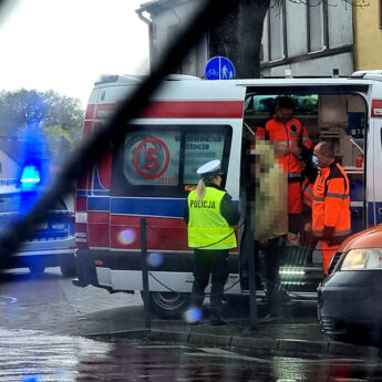 Wymusił pierwszeństwo i wjechał w rowerzystę na ścieżce Wymusił pierwszeństwo i wjechał w rowerzystę na ścieżce