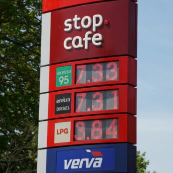 "W wakacje ceny paliw będą jeszcze wyższe"