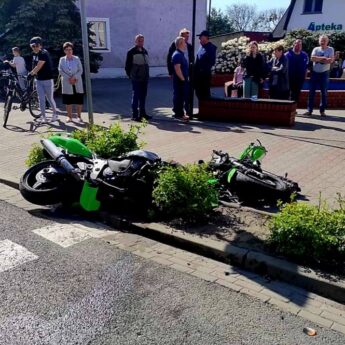 Motocyklista uderzył w tył naczepy. Wypadek w centrum Golczewa