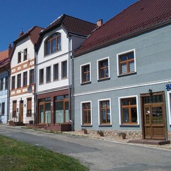 2 lokale usługowe i 2 lokale mieszkalne do wynajęcia w Wolinie 2 lokale usługowe i 2 lokale mieszkalne do wynajęcia w Wolinie