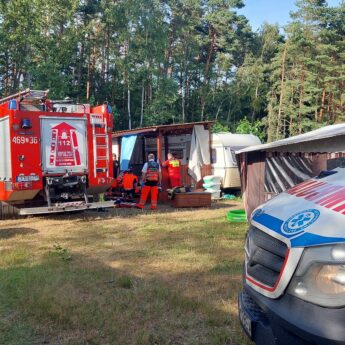 Śmierć na polu kempingowym. Mężczyzny nie udało się uratować