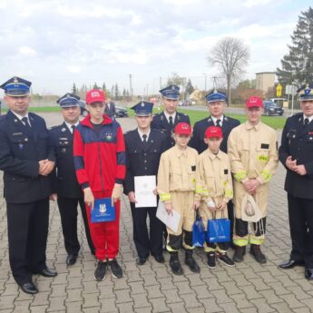 Młodzieżowe drużyny pożarnicze z Powiatu Kamieńskiego z dotacją
