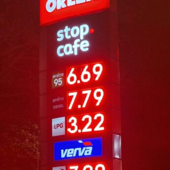 Orlen wyjaśnia, od czego zależy cena paliwa. "Jest najtańsze w całej Unii Europejskiej"