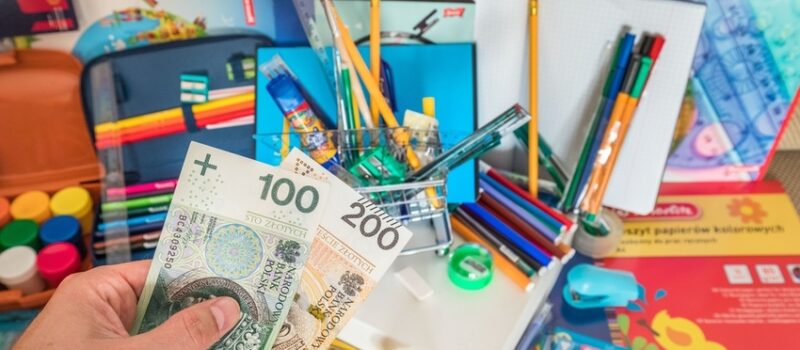 To będzie spory wydatek? Tyle rodzice spodziewają się wydać na wyprawkę szkolną