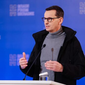 Premier obiecuje: "Jeśli PiS będzie rządzić, 13 i 14 emerytura zostaną na stałe" Premier obiecuje: "Jeśli PiS będzie rządzić, 13 i 14 emerytura zostaną na stałe"