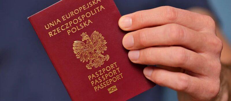Planujesz wakacje poza Polską? Sprawdź czy masz ważny paszport!