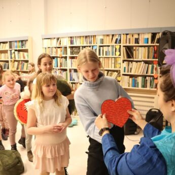 Noc Walentynkowa w międzyzdrojskiej bibliotece