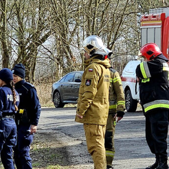 Tłumaczył, że kierowca uciekł. Pijany mężczyzna wypadł z drogi