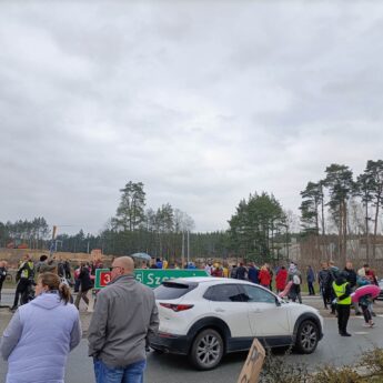 Zablokowali wjazd do miasta. Chodzi o decyzję w sprawie zamknięcia dojść do plaży Zablokowali wjazd do miasta. Chodzi o decyzję w sprawie zamknięcia dojść do plaży