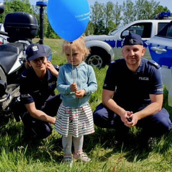 Promowali zawód policjanta na Festynie w Mokrawicy