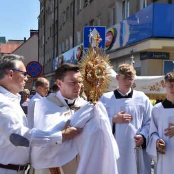 Procesja Bożego Ciała przeszła ulicami Kamienia Pomorskiego [ZDJĘCIA]