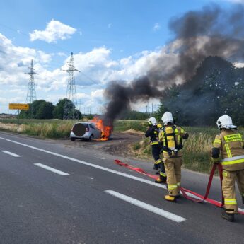 Citroen zapalił się w trakcie jazdy! Auto spłonęło doszczętnie!