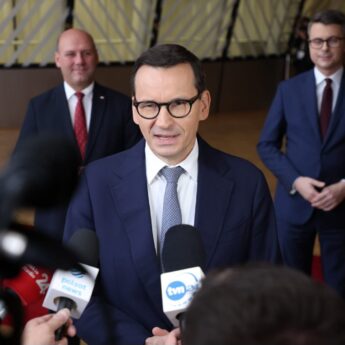 Mateusz Morawiecki chce "uzbierać większość". "Mamy prawo i obowiązek" Mateusz Morawiecki chce "uzbierać większość". "Mamy prawo i obowiązek"