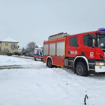 Kobieta miała stracić przytomność. Na miejsce wysłano strażaków