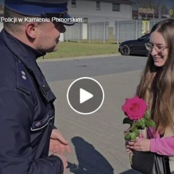 Policjanci z życzeniami z okazji Dnia Kobiet [FILM]
