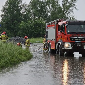 Ulewy dały się we znaki. Strażacy walczyli z podtopieniami w Kamieniu Pomorskim i Dziwnowie