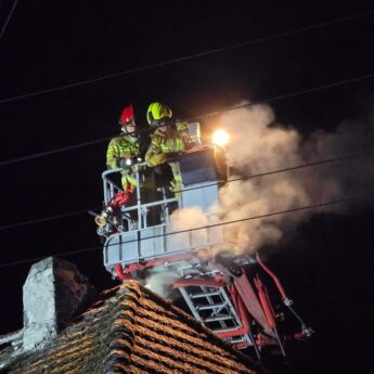 Pożar budynku w Warnowie. W akcji strażacy z Kołczewa i Międzyzdrojów