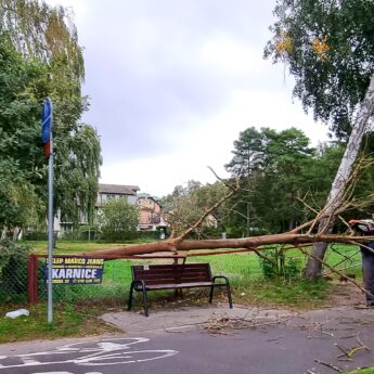 Jest ostrzeżenie przed silnym wiatrem!