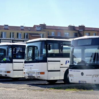 Komunikacja autobusowa pomiędzy Łukęcinem a Dziwnówkiem