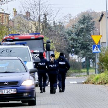 Policyjny pies podjął trop. W Kamieniu Pomorskim trwają poszukiwania zaginionej 82 - latki