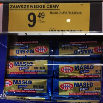 Ceny masła wystrzeliły. Na półkach coraz mniejsze kostki