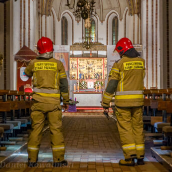 Dym z kadzidła uruchomił alarm. Strażacy interweniowali w kamieńskiej katedrze