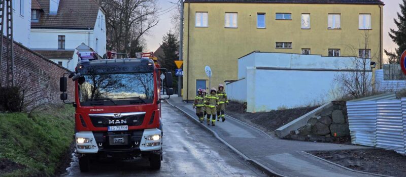 Wiatr daje się we znaki. Strażacy mają pełne ręce roboty