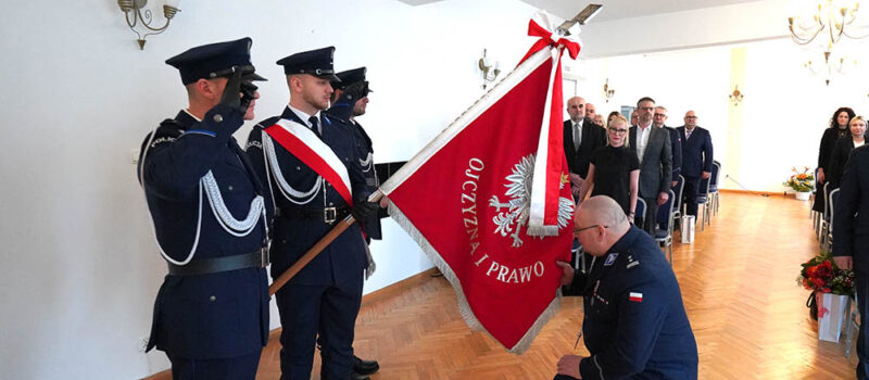 Komendant Zbigniew Dankowski pożegnał się z mundurem [ZDJĘCIA]