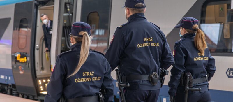 Dołącz do Straży Ochrony Kolei. Rekrutacja ruszyła Dołącz do Straży Ochrony Kolei. Rekrutacja ruszyła