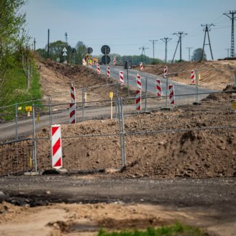 Trwa przebudowa ważnej trasy pomiędzy Trzebiatowem a Kołobrzegiem Trwa przebudowa ważnej trasy pomiędzy Trzebiatowem a Kołobrzegiem
