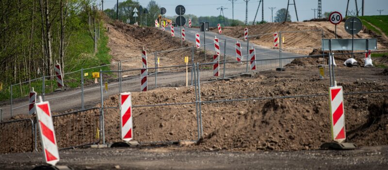 Trwa przebudowa ważnej trasy pomiędzy Trzebiatowem a Kołobrzegiem