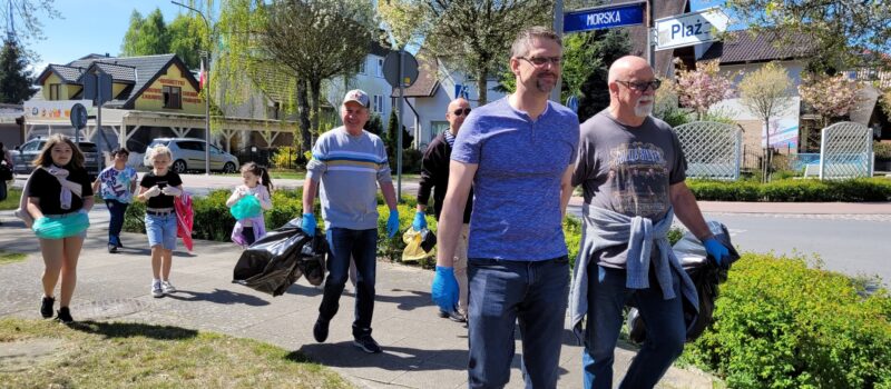 Łukęcin sprząta świat z uśmiechem. Ekologiczna majówka pełna radości!