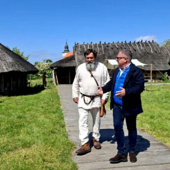 Robert Makłowicz kręcił odcinek w Wolinie! Premiera już w czerwcu Robert Makłowicz kręcił odcinek w Wolinie! Premiera już w czerwcu