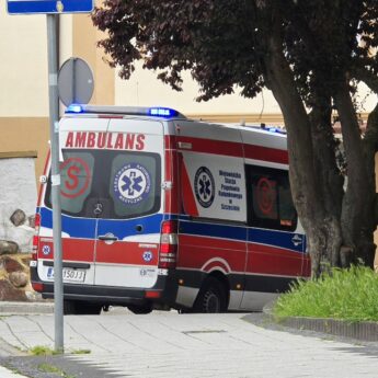 Podejrzenie zatrucia tlenkiem węgla – interwencja straży pożarnej i pogotowia ratunkowego w Kamieniu Pomorskim Podejrzenie zatrucia tlenkiem węgla – interwencja straży pożarnej i pogotowia ratunkowego w Kamieniu Pomorskim