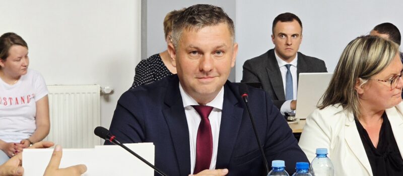 Jednogłośne absolutorium i wotum zaufania dla Burmistrza Golczewa. Rada doceniła skuteczność i kierunek działań samorządu