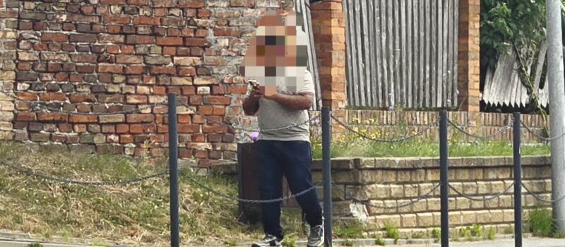 Nielegalni migranci przerzucani przez granicę. "To hybrydowa wojna"