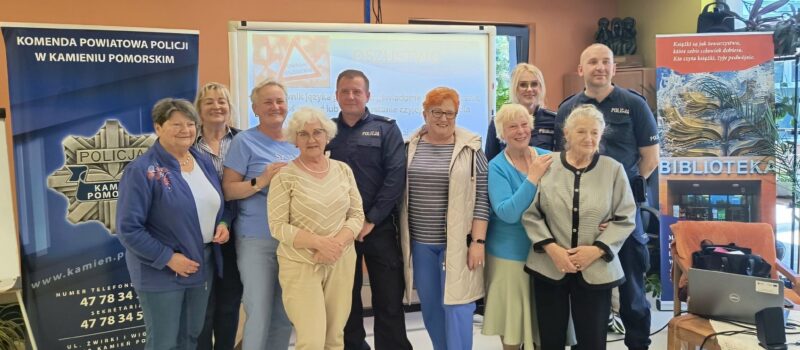 „Seniorze, nie daj się oszukać”. Policjanci edukowali seniorów w Dziwnowie