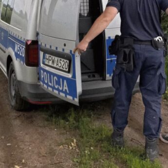 Miał pięciokrotny zakaz prowadzenia pojazdów i był poszukiwany! Zatrzymali go kamieńscy policjanci Miał pięciokrotny zakaz prowadzenia pojazdów i był poszukiwany! Zatrzymali go kamieńscy policjanci