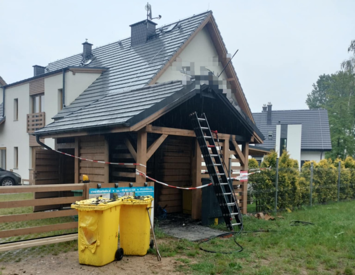 Pożar w Dziwnowie. Płonęła altana przy ul. Komandorskiej
