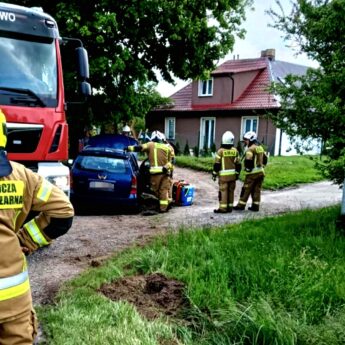 Wypadek w Gadomiu. Jedna osoba trafiła do szpitala Wypadek w Gadomiu. Jedna osoba trafiła do szpitala