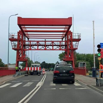 Utrudnienia na moście w Dziwnowie. Ruch wahadłowy i remonty Utrudnienia na moście w Dziwnowie. Ruch wahadłowy i remonty