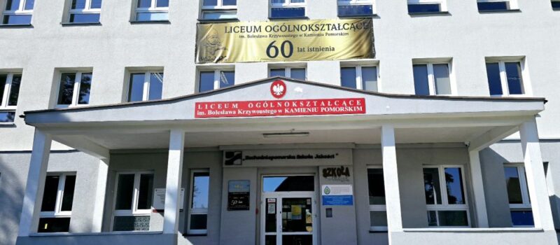 Poznaliśmy wyniki matur w Powiecie Kamieńskim. Wiemy, które szkoły wybierali pierwszoklasiści