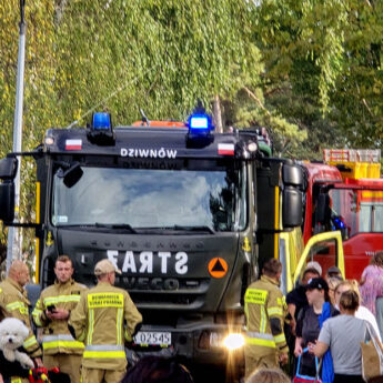 Dramatyczne chwile w Dziwnówku! Dwie osoby walczyły o życie w wodzie Dramatyczne chwile w Dziwnówku! Dwie osoby walczyły o życie w wodzie