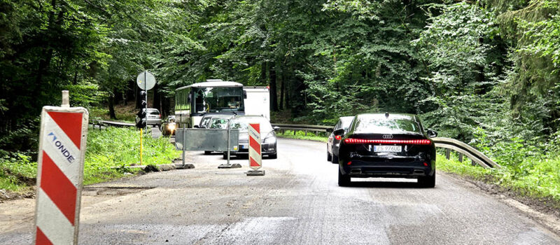 Trwają prace na drodze łączącej Płoty z Parłówkiem