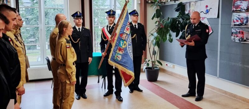 Nowi strażacy ślubowali w Komendzie Powiatowej PSP w Kamieniu Pomorskim